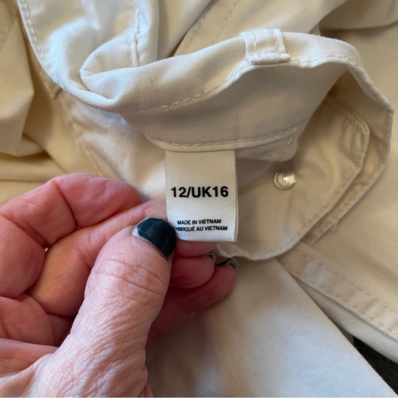 BDG Urban Outfitters Cargo Pants-Size 12
Five Front Pockets-Two Back Pockets - Picture 15 of 16